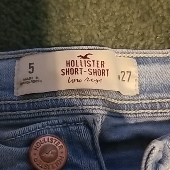 *SOLD* HOLLISTER Jean Shorts -- lightly distressed - Picture 2 of 3